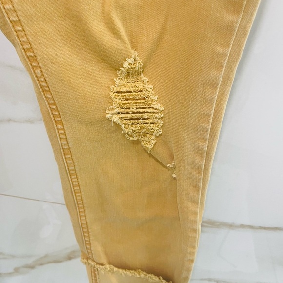 Refuge Womens Skinny Distressed Tan  Jeans Size 8 - Picture 5 of 11